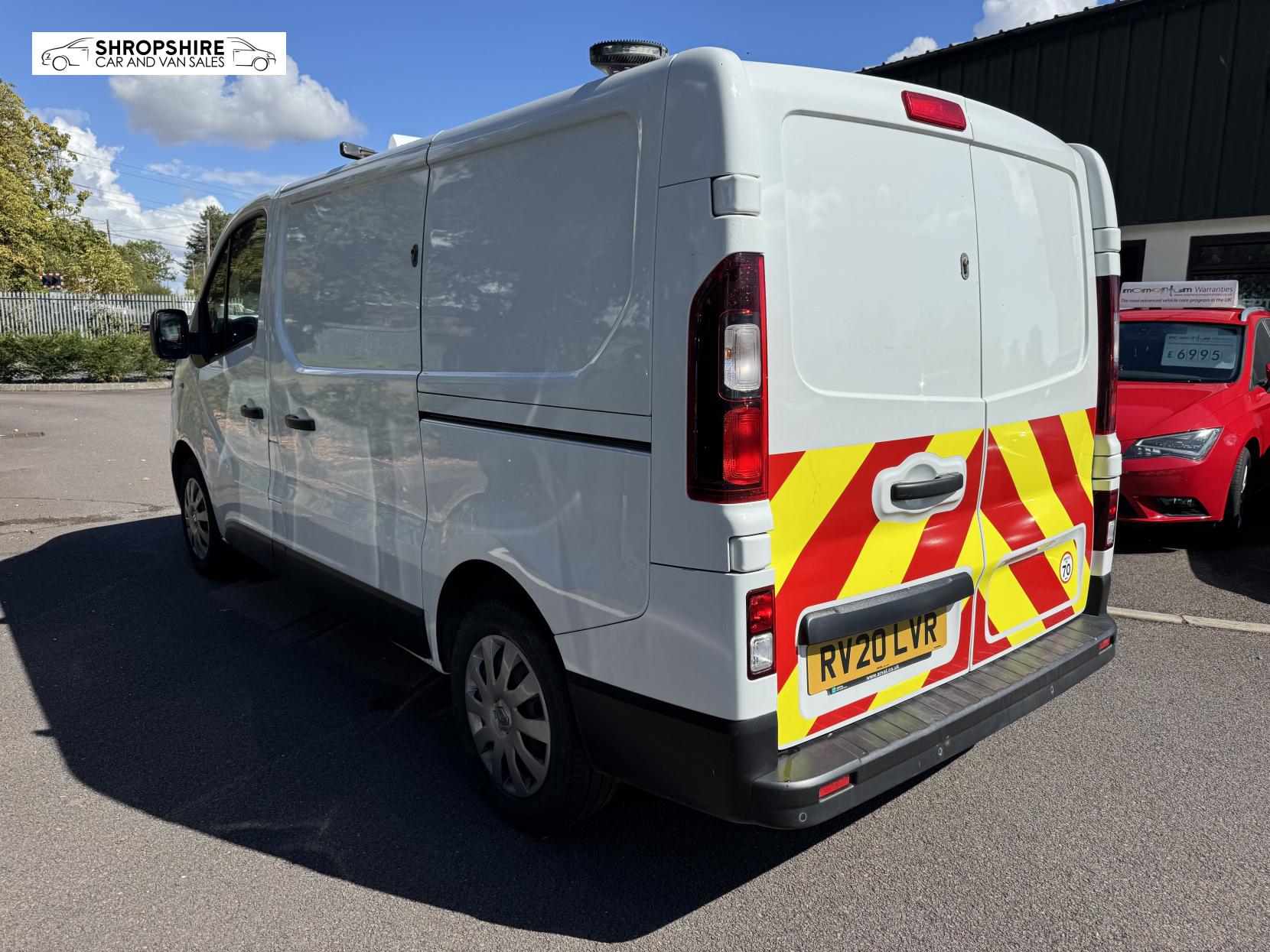 Renault Trafic 2.0 dCi ENERGY 30 Business+ Panel Van 5dr Diesel Manual SWB Standard Roof Euro 6 (s/s) (120 ps)