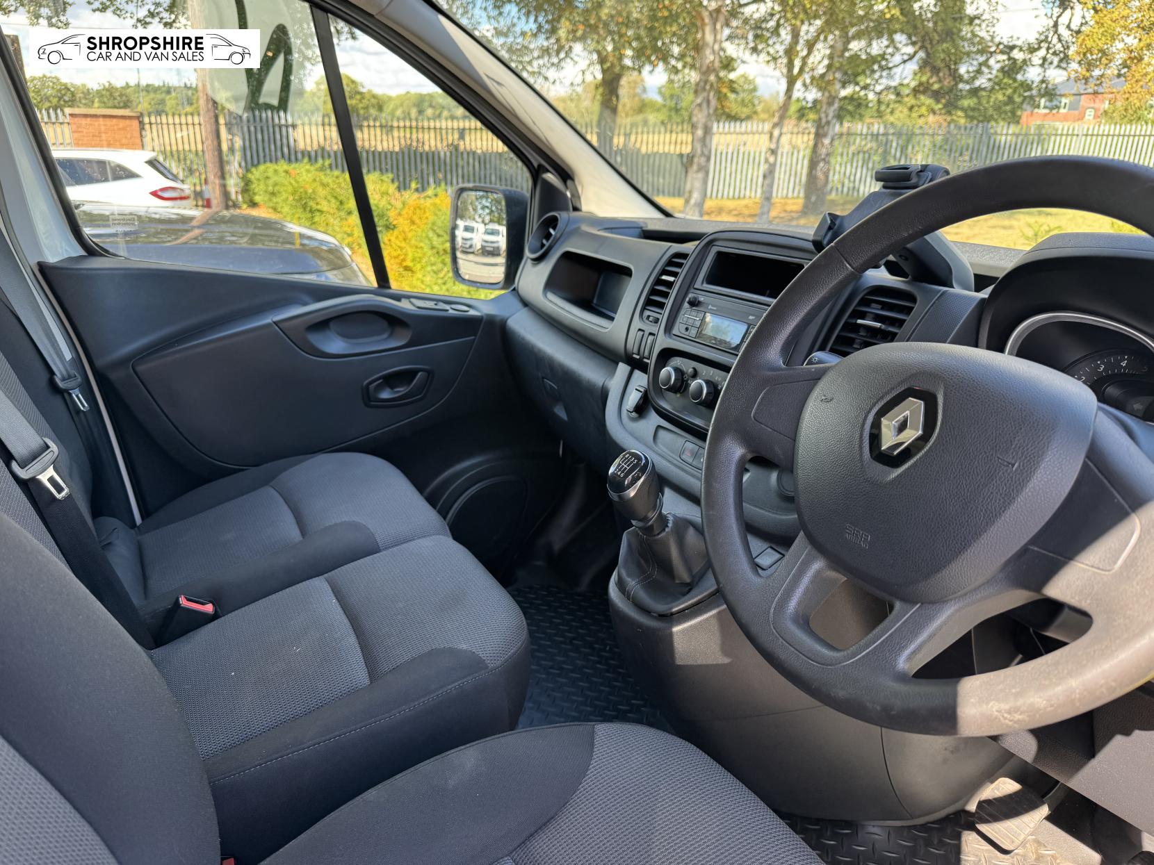 Renault Trafic 2.0 dCi ENERGY 30 Business+ Panel Van 5dr Diesel Manual SWB Standard Roof Euro 6 (s/s) (120 ps)