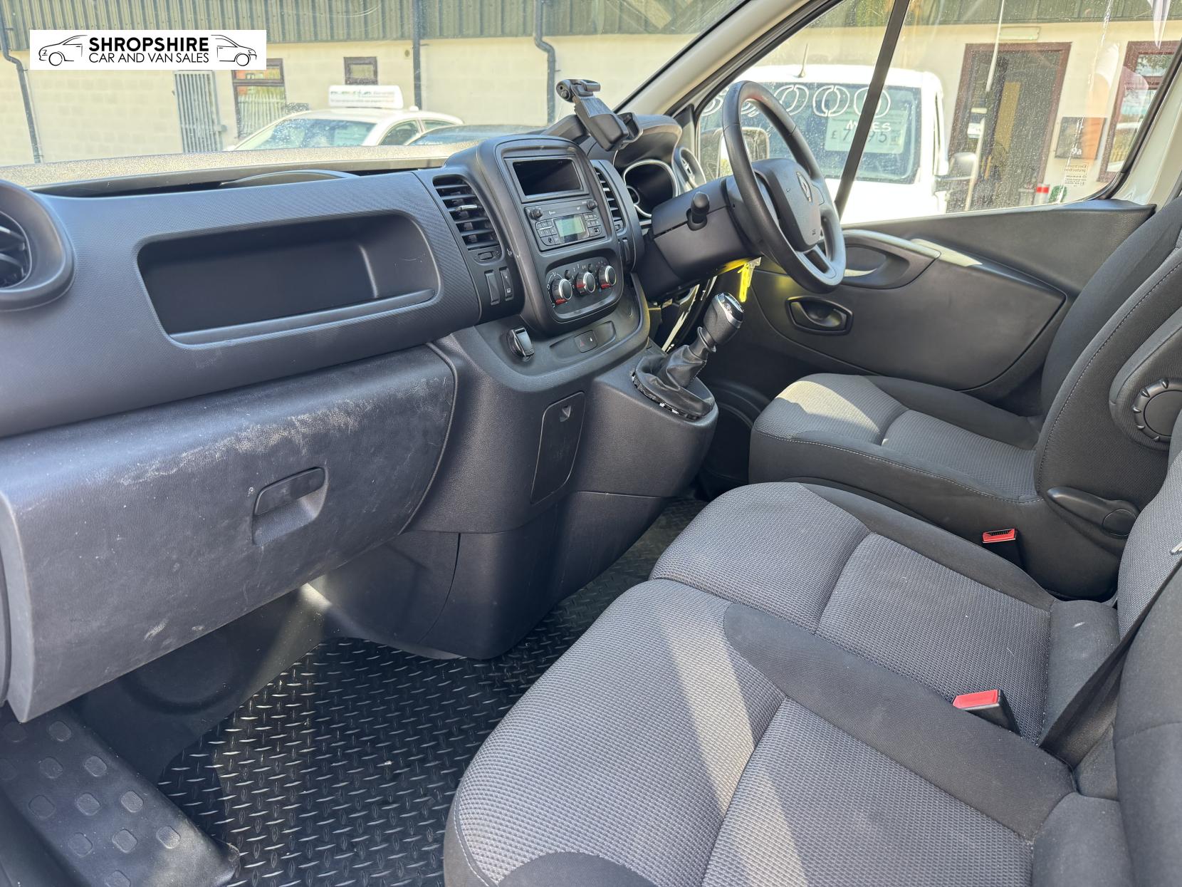 Renault Trafic 2.0 dCi ENERGY 30 Business+ Panel Van 5dr Diesel Manual SWB Standard Roof Euro 6 (s/s) (120 ps)