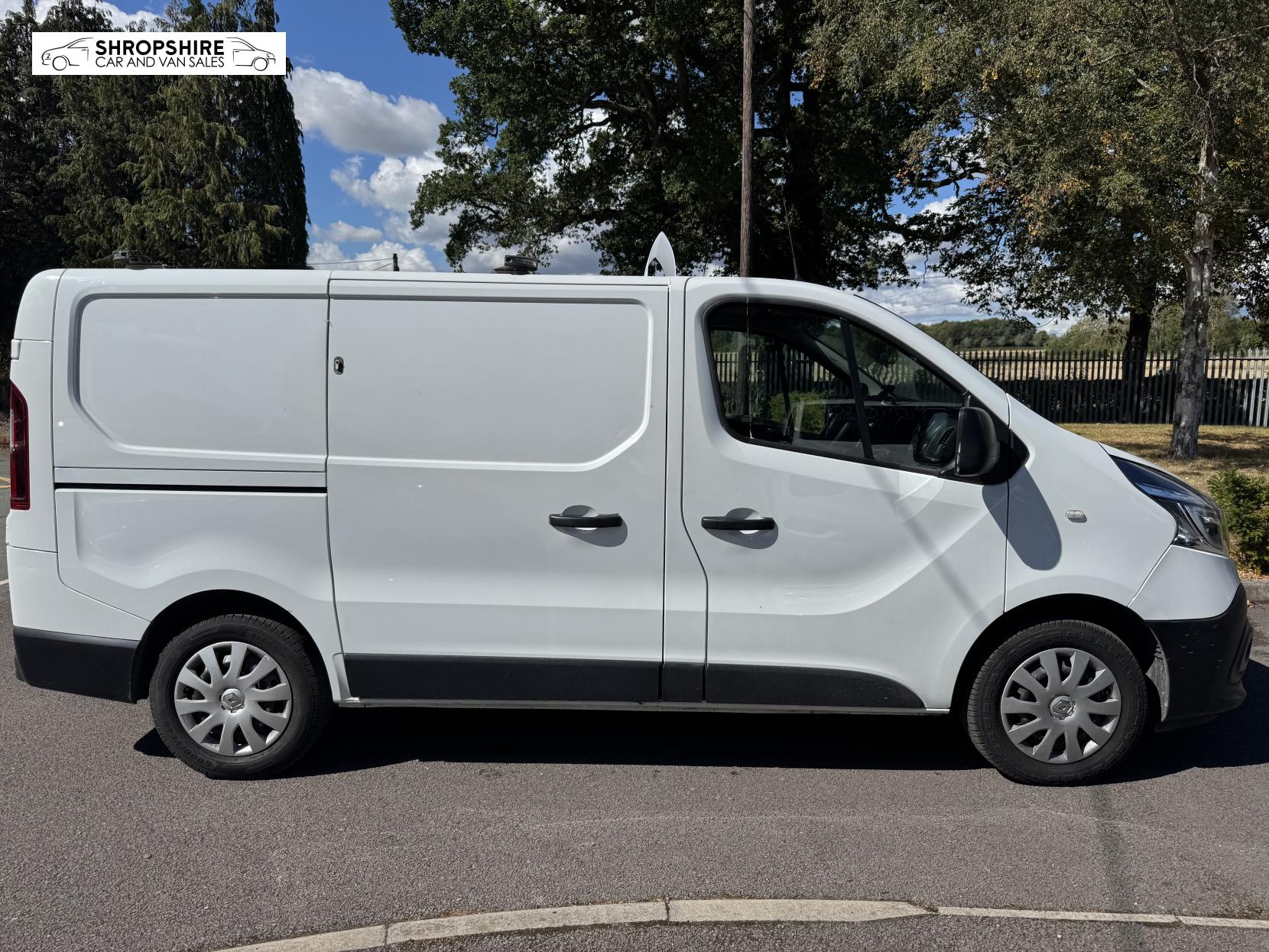 Renault Trafic 2.0 dCi ENERGY 30 Business+ Panel Van 5dr Diesel Manual SWB Standard Roof Euro 6 (s/s) (120 ps)
