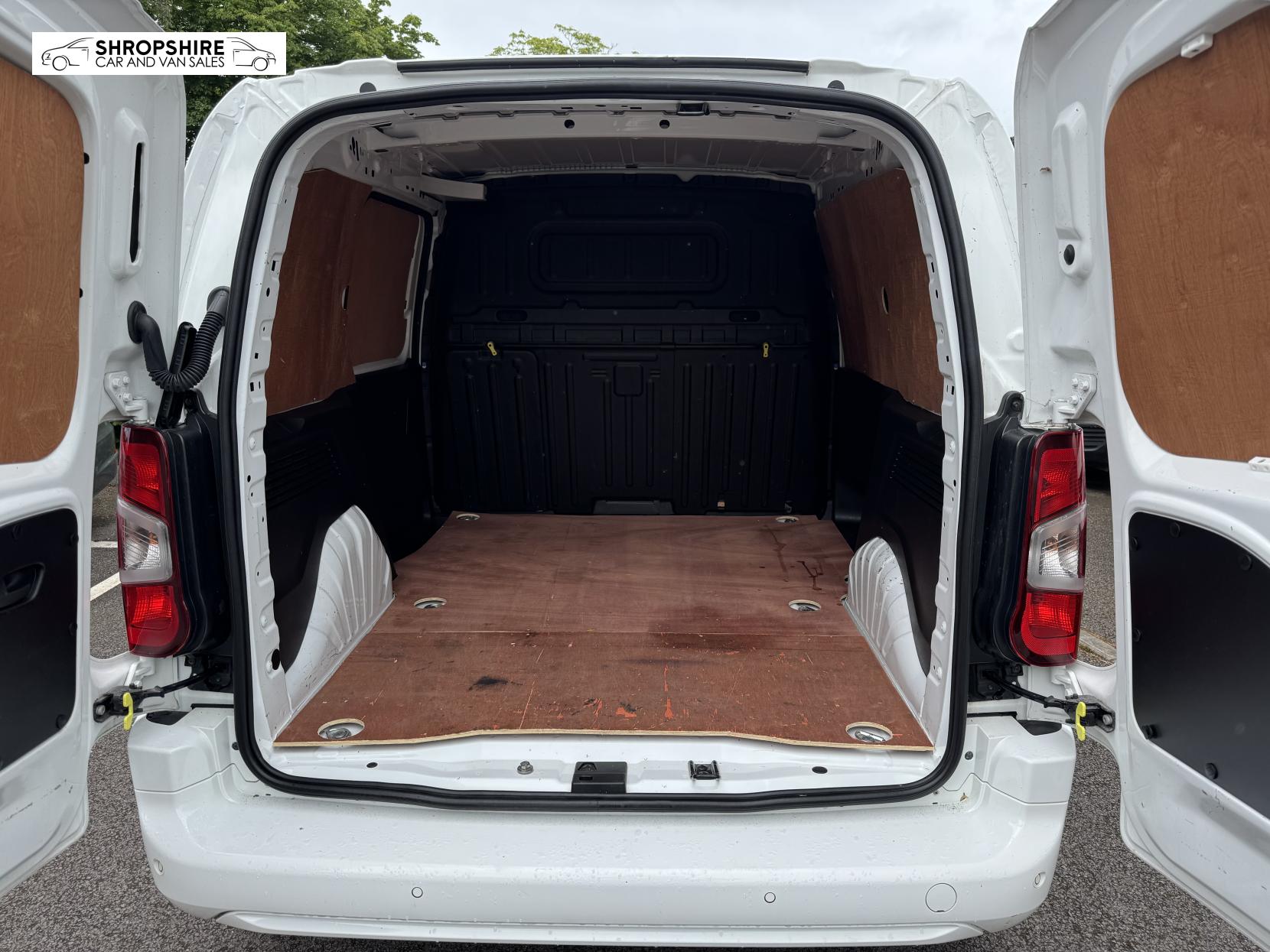 Vauxhall Combo 1.5 Turbo D 2300 Sportive Panel Van 4dr Diesel Manual L1 H1 Euro 6 (100 ps)