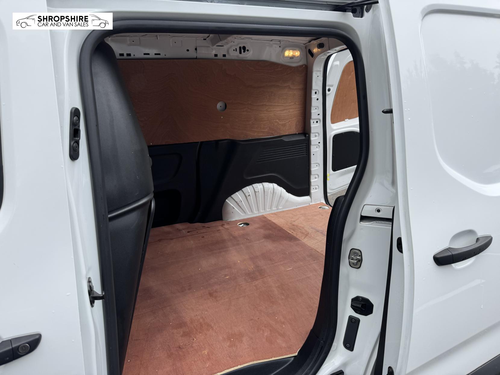 Vauxhall Combo 1.5 Turbo D 2300 Sportive Panel Van 4dr Diesel Manual L1 H1 Euro 6 (100 ps)